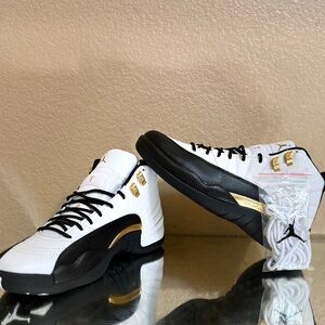 Jordan Men's Black, White, and Gold Sneakers